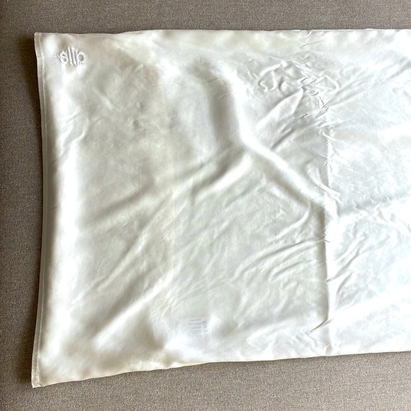 SLIP 100% Pure Mulberry Silk Queen Envelope Pillowcase – Ivory – Like New - Picture 5 of 9